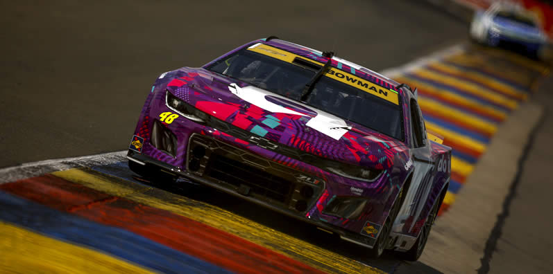 Alex Bowman drives during qualifying