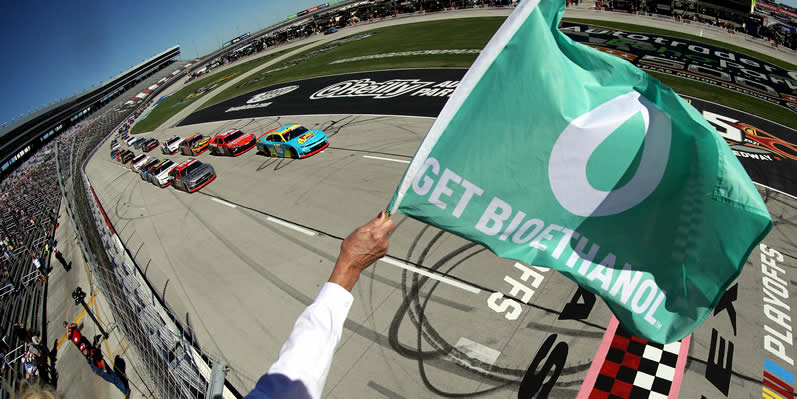 AJ Allmendinger and Austin Cindric lead the field to the green