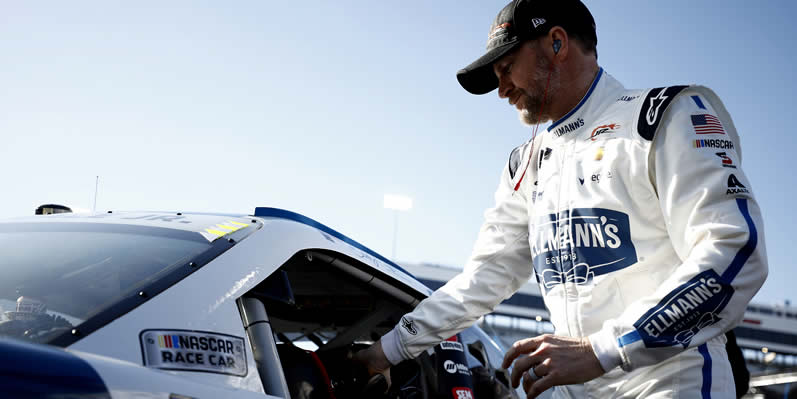 Dale Earnhardt Jr prepares to practice