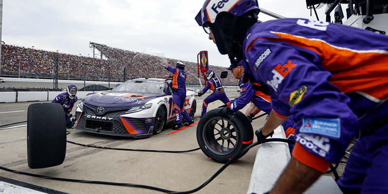 Denny Hamlin pits