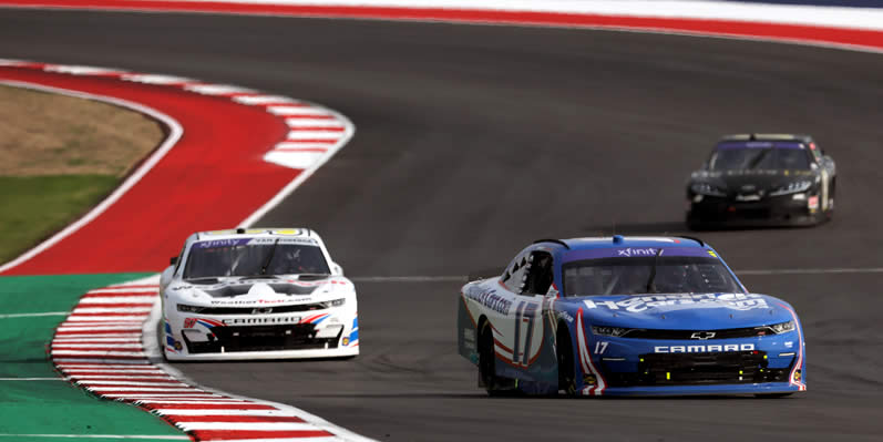 Kyle Larson and Shane Van Gisbergen race