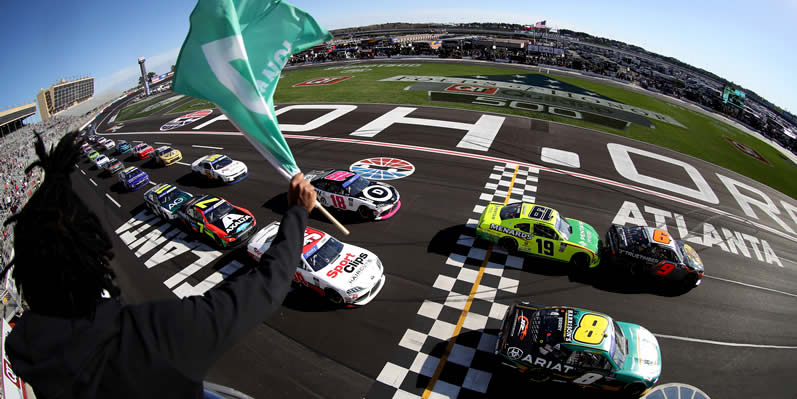 Noah Gragson and Josh Berry lead the field to the green flag