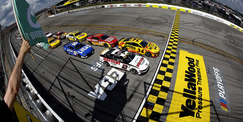 Michael McDowell leads the field to the green flag