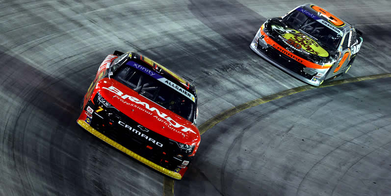 Justin Allgaier and Noah Gragson race