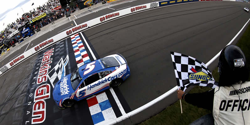 Kyle Larson takes the checkered flag to win