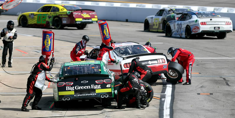  Leland Honeyman and Brett Moffitt pit