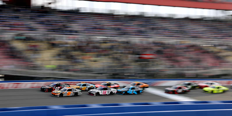 Noah Gragson, Josh Berry, and Trevor Bayne race