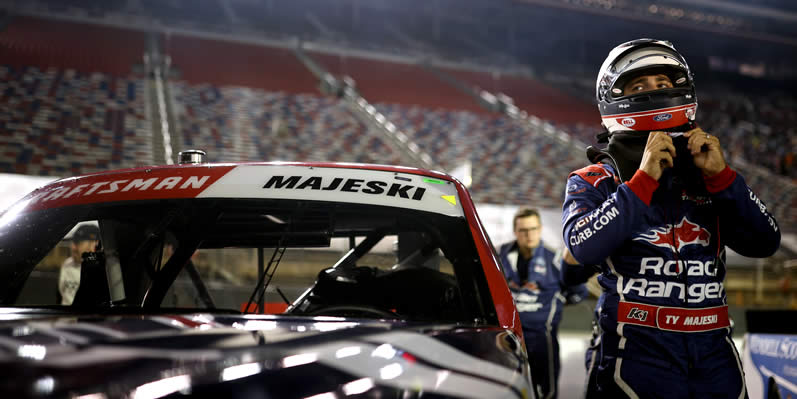 Ty Majeski prepares for the UNOH 200