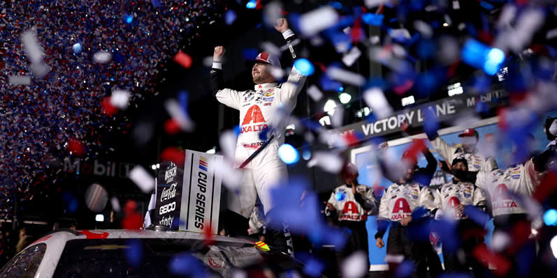 William Byron celebrates in victory lane